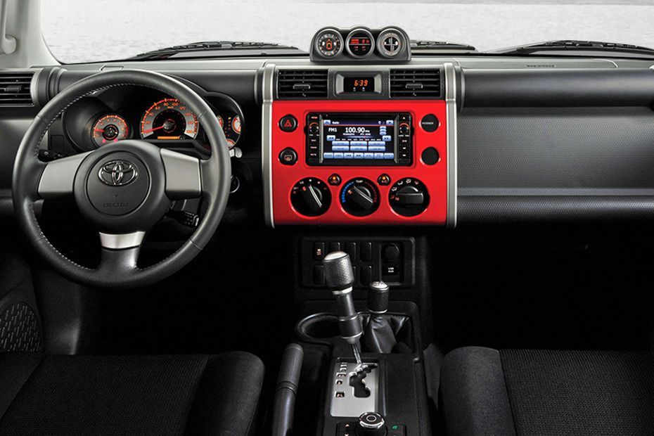 Dashboard View of FJ Cruiser