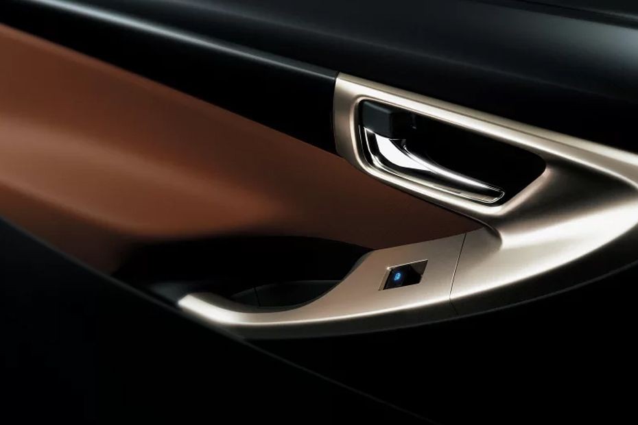 door handle interior of Toyota Innova