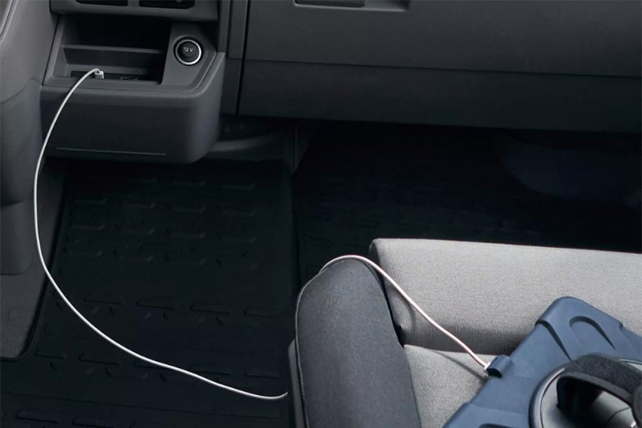 Power Accessories Outlet View of Volkswagen Crafter