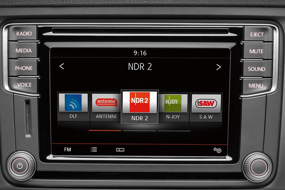 Stereo View of Jetta (2019-2023)