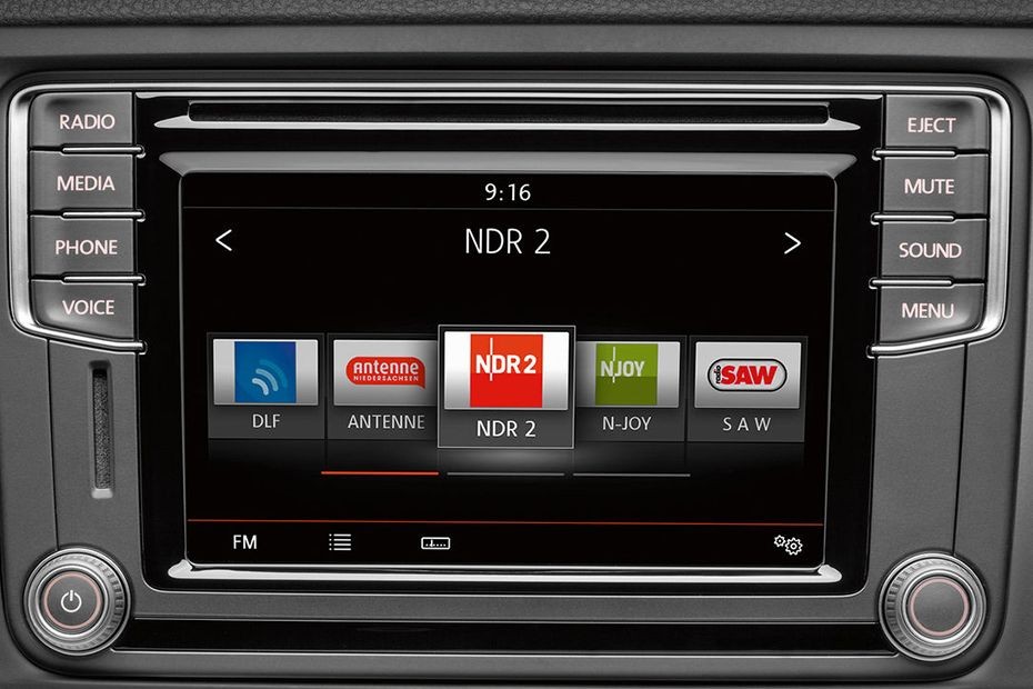 Stereo View of Jetta (2019-2023)