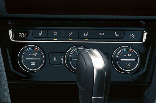 Passat (2022-2023) Front Center Divider