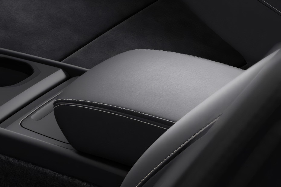 XC40 Front Center Divider