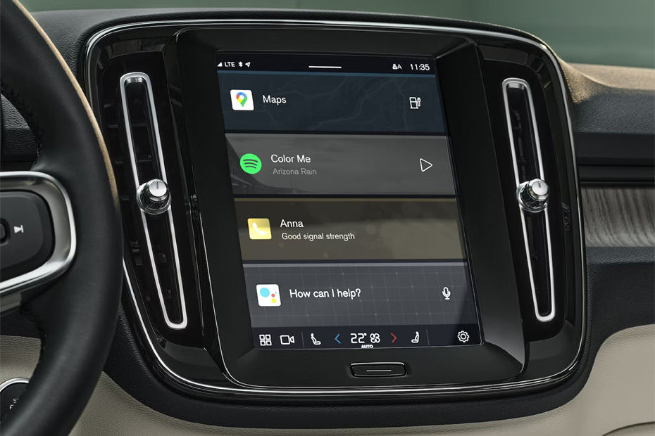 Stereo View of XC40