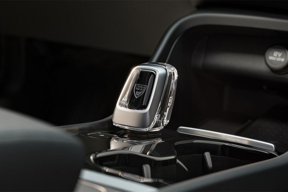 Volvo XC40 Recharge Gear Shifter
