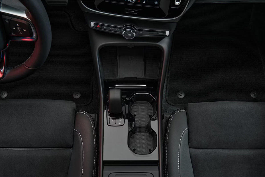 C40 Recharge Front Center Divider