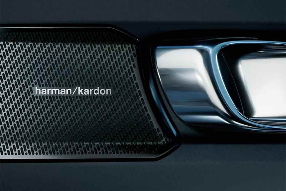 Speakers View of Volvo C40 Recharge