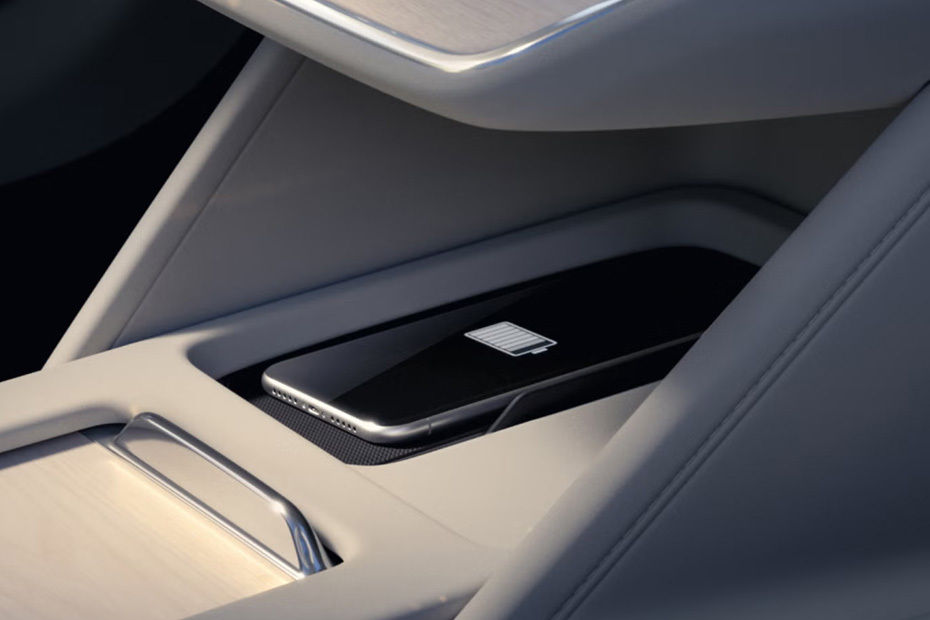 Power Accessories Outlet View of Volvo ES90