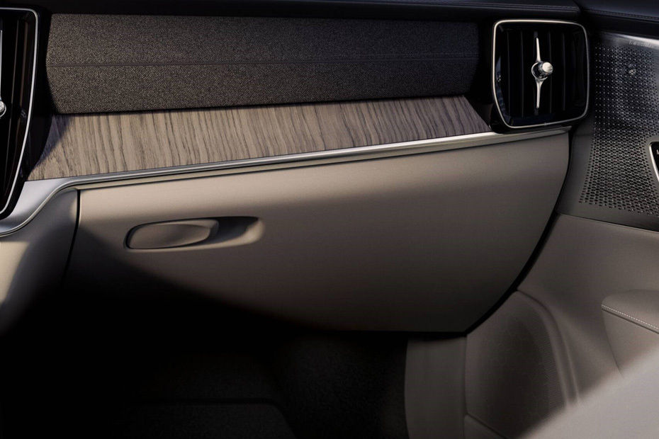 Volvo S90 2026 Glove Box