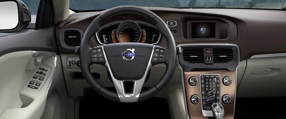 V40 Cross Country Center Console