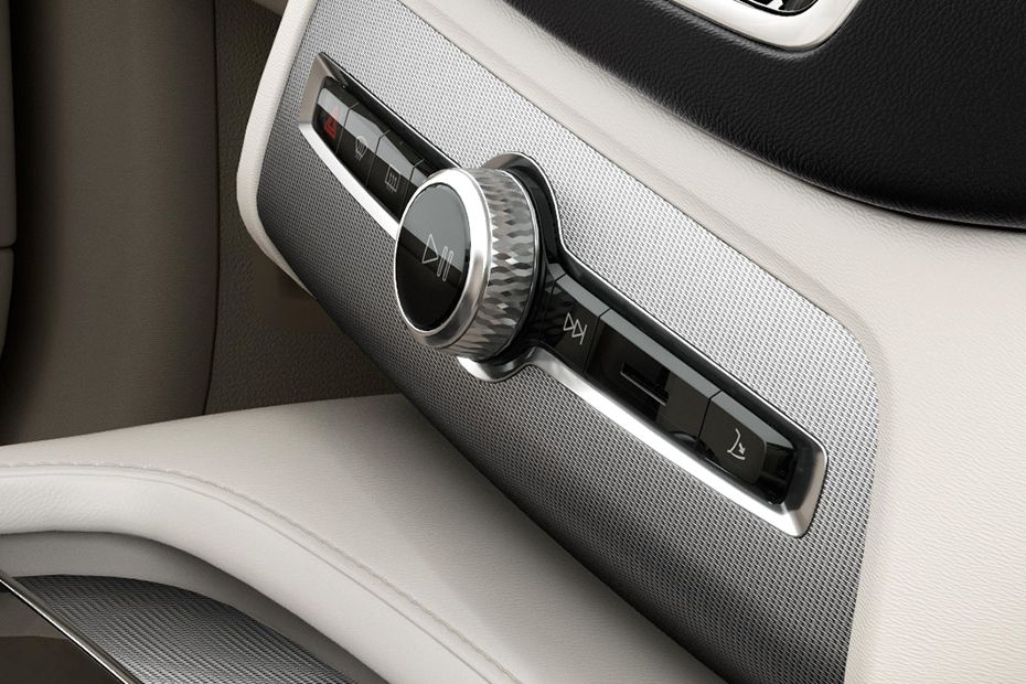 Stereo View of XC90 (2022-2022)