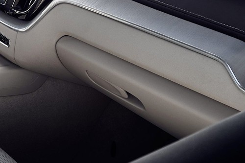 Volvo XC60 (2022-2022) Glove Box