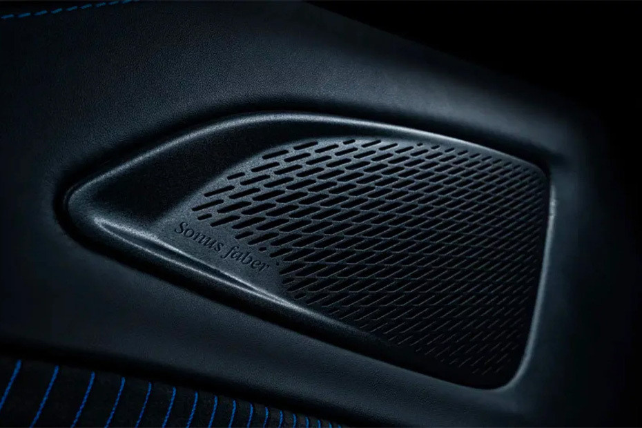 Speakers View of Maserati GT2 Stradale