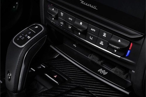 Front AC Controls of Maserati Ghibli