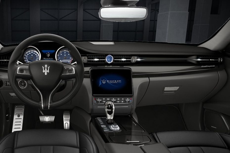 Dashboard View of Quattroporte