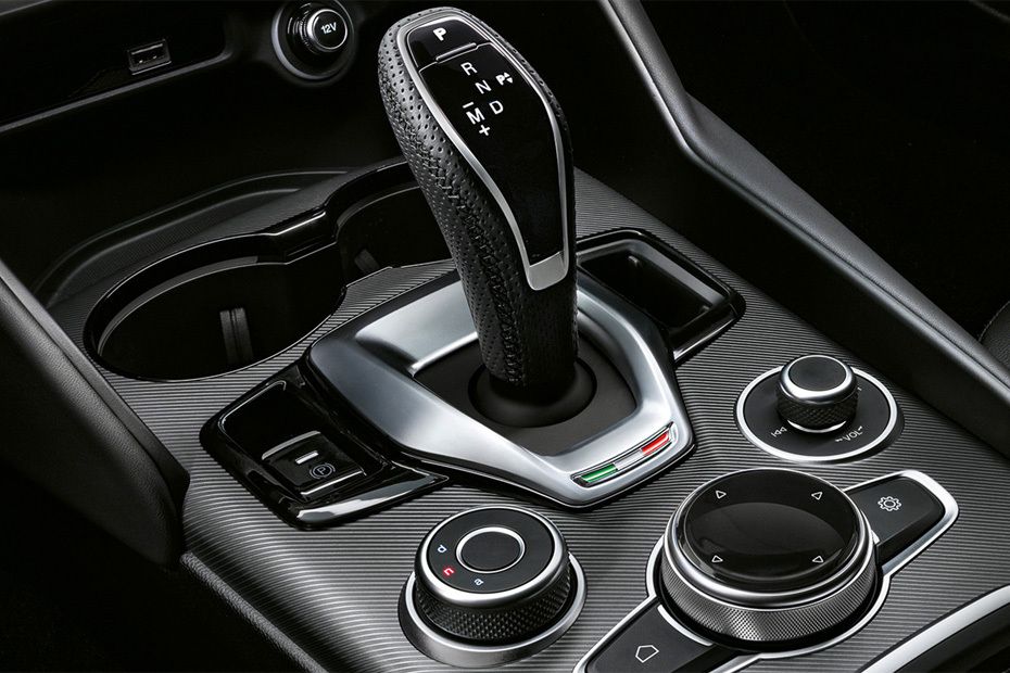 Alfa Romeo Giulia Gear Shifter