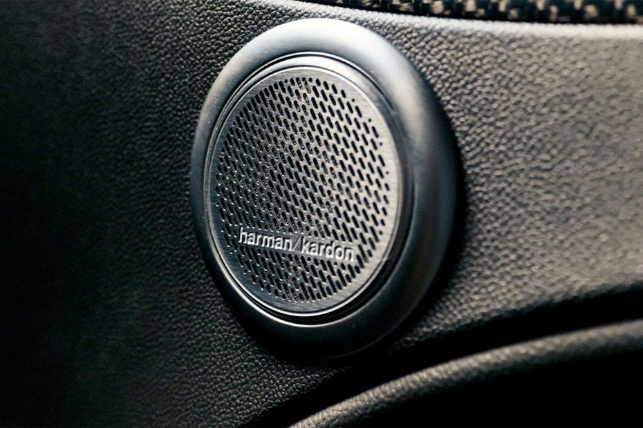 Speakers View of Alfa Romeo Giulia
