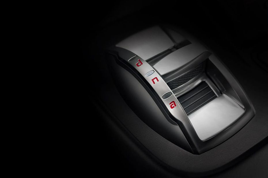 Center Controls of Alfa Romeo Giulietta