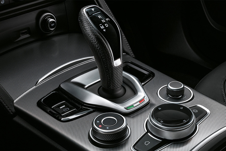 Alfa Romeo Stelvio Gear Shifter