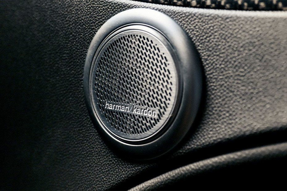 Speakers View of Alfa Romeo Stelvio