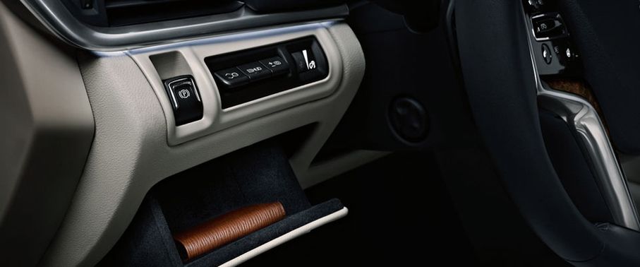 Cadillac XTS (2013-2019) Glove Box