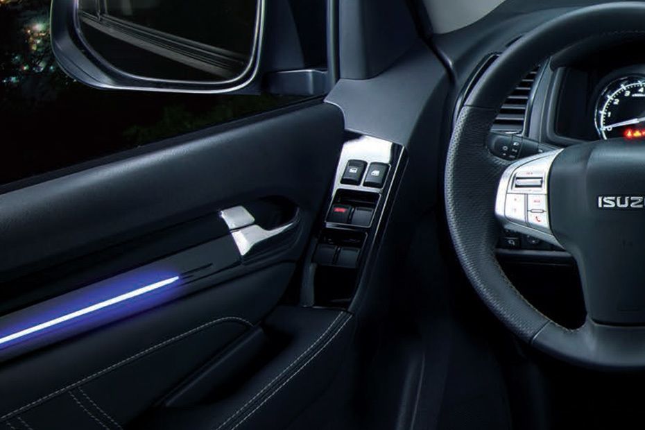 door handle interior of Isuzu Mu-X (2020-2023)