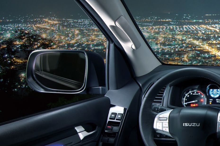 Isuzu Mu-X (2020-2023) Passengers View