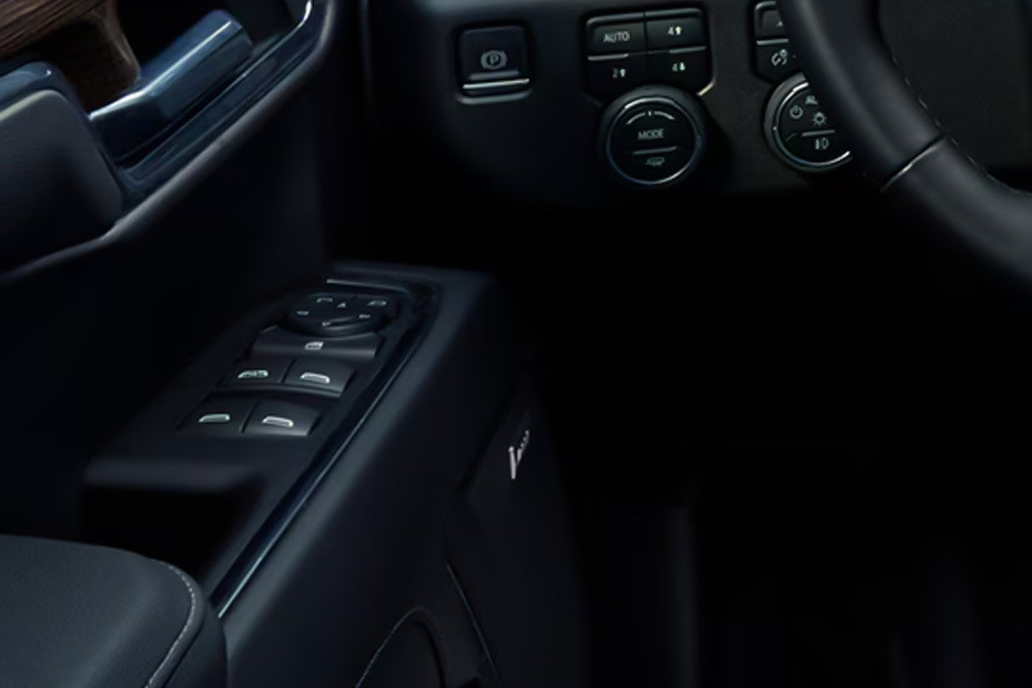 Chevrolet Silverado LD Drivers Side In Side Door Controls