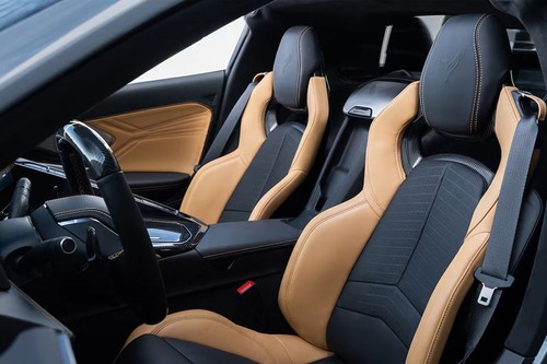 CORVETTE E-RAY Front Seats