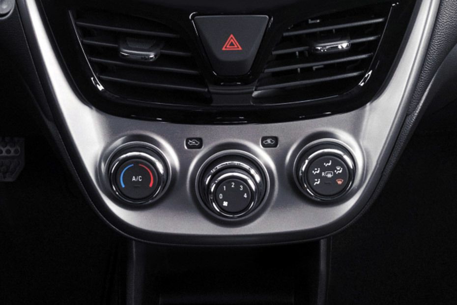 Front AC Controls of Chevrolet Spark