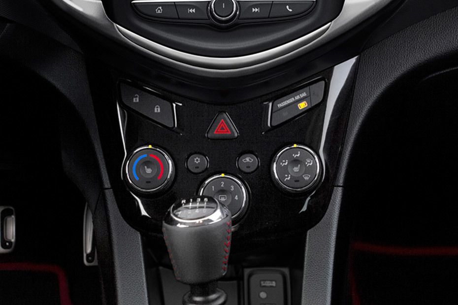 Front AC Controls of Chevrolet Aveo