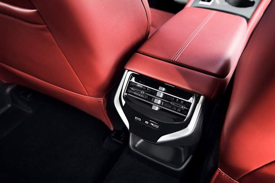 7 Rear AC Controls