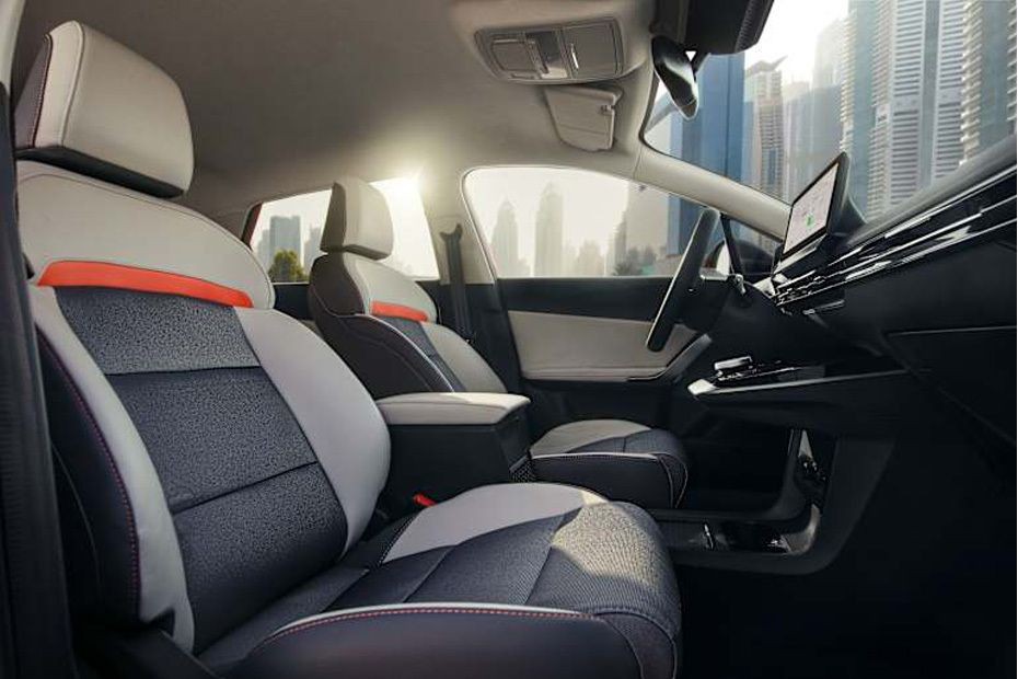 4 Front Seats