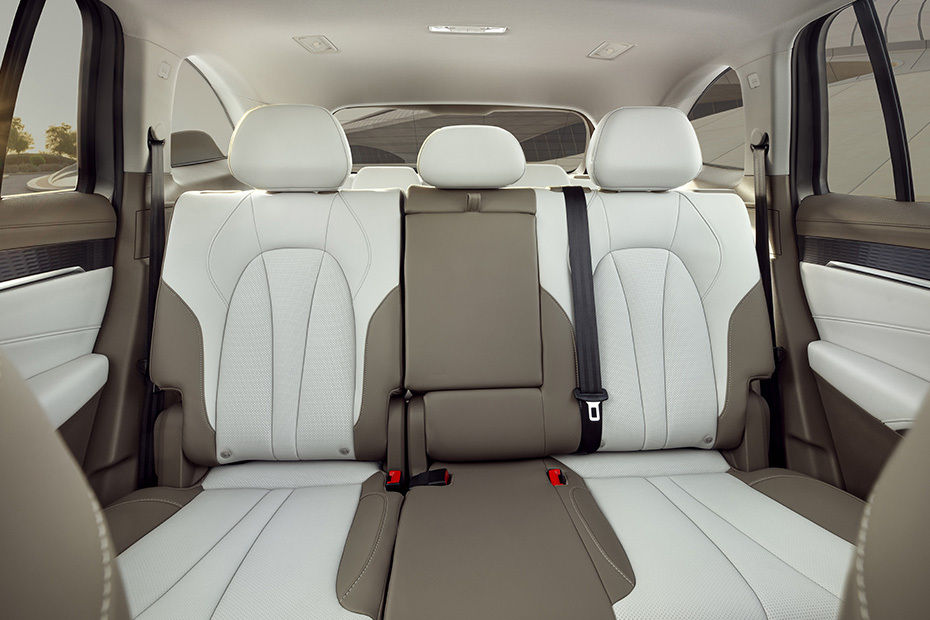 MG RX9 Rear Seats