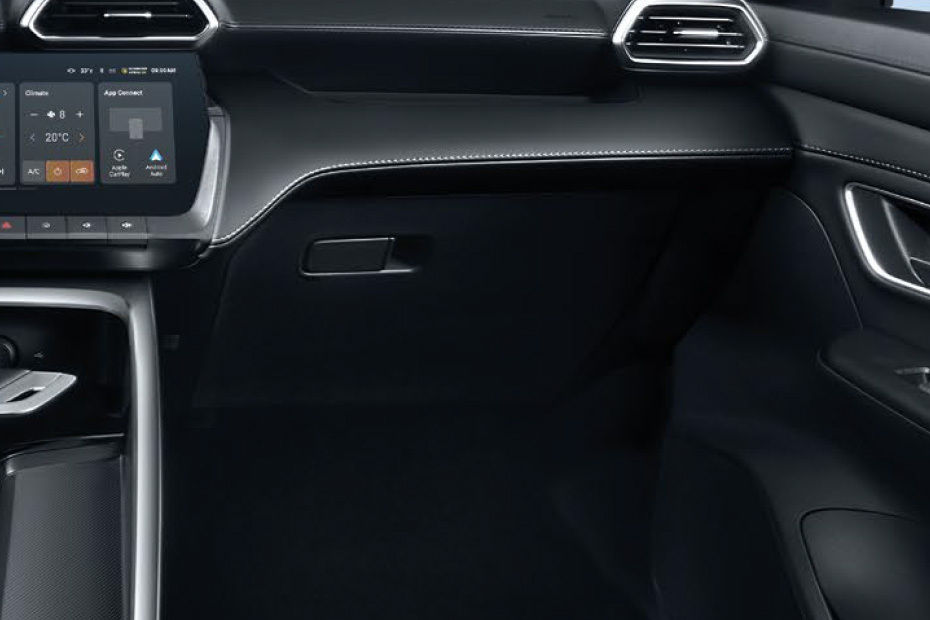 MG ZS Glove Box