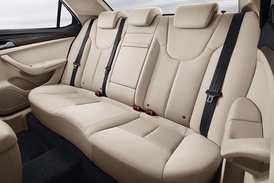 MG 360 Rear Seats