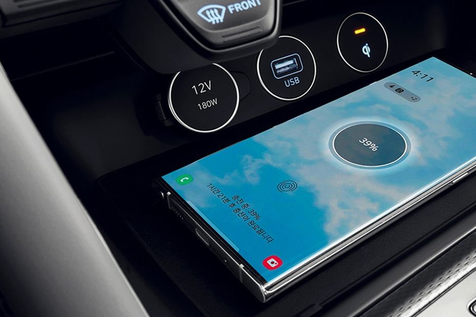 Power Accessories Outlet View of Genesis G70