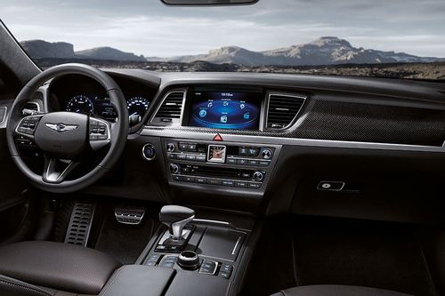 Dashboard View of G80 SPORT