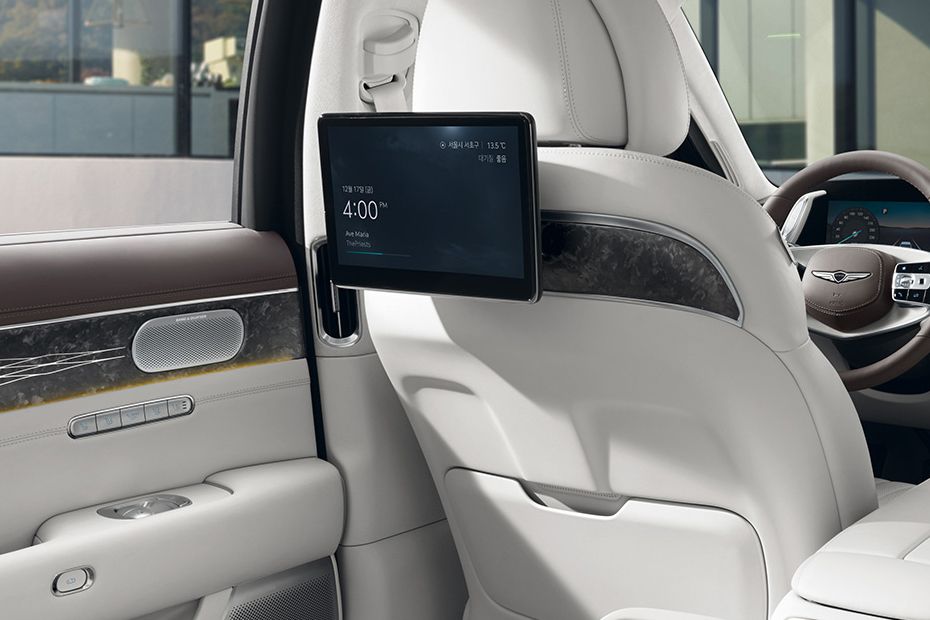 Rear Seat Entertainment of Genesis G90