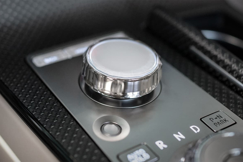 Center Controls of Genesis G80