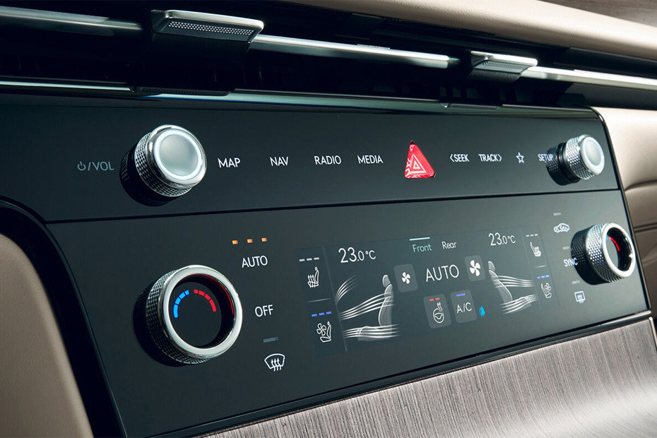 Front AC Controls of Genesis G80