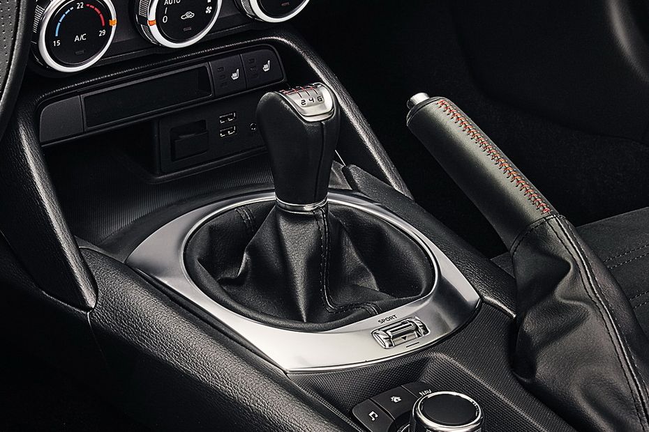 Abarth 124 Spider Gear Shifter