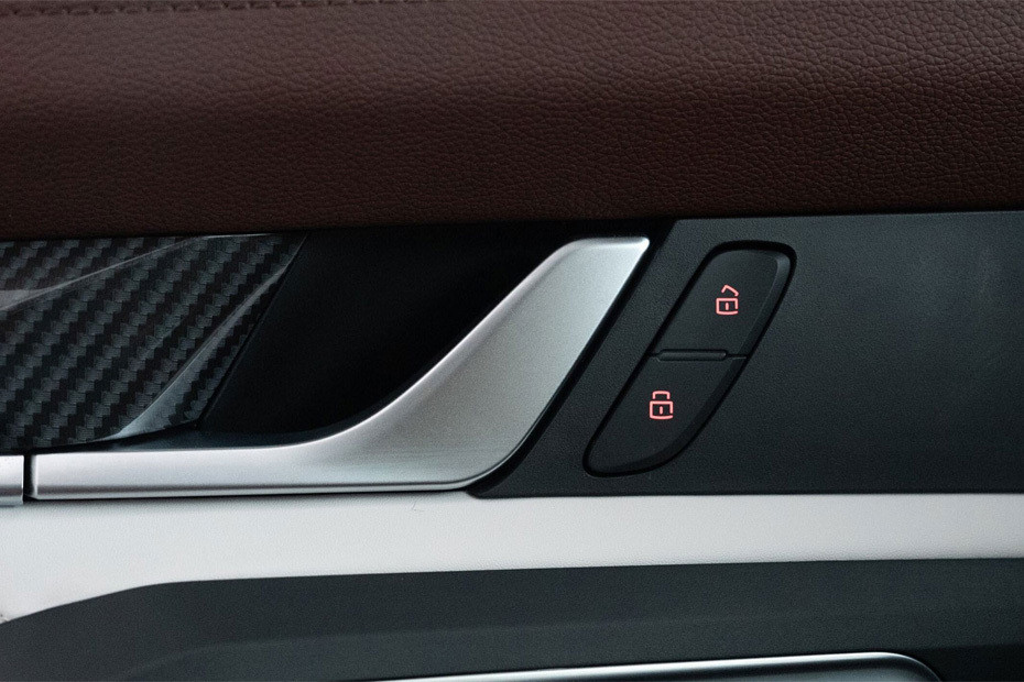 door handle interior of Maxus D90 Max