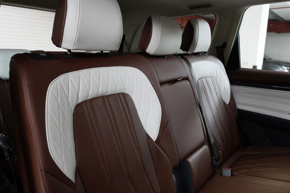 Maxus D90 Max Rear Seats