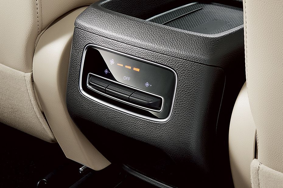 GN6 Rear AC Controls