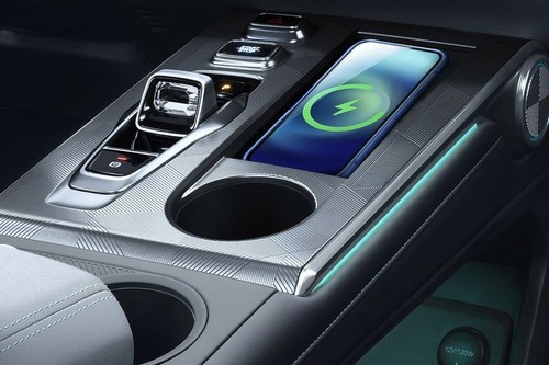 Center Controls of GAC EMKOO HEV