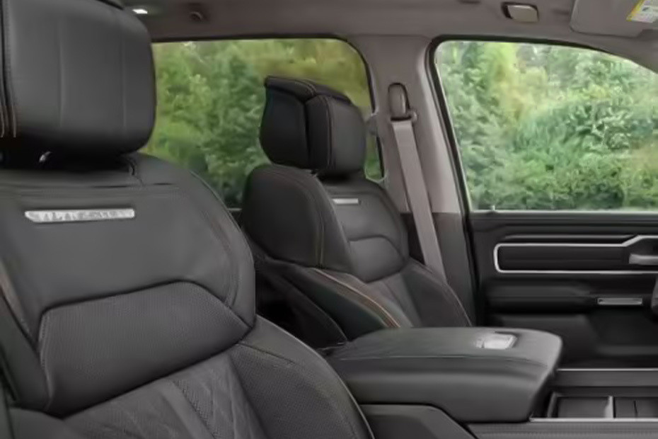 1500 2026 Front Seats