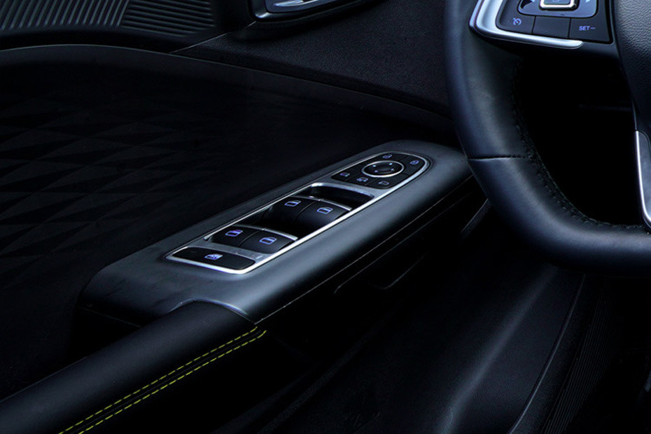 Chery Tiggo 2 Pro Drivers Side In Side Door Controls