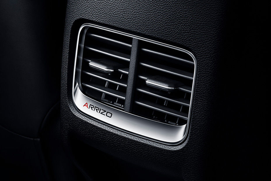 Arrizo 6 Rear AC Controls