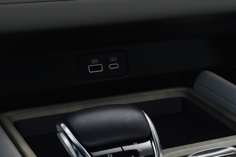 Power Accessories Outlet View of Chery Arrizo 8